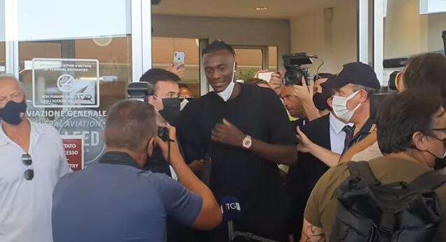 意媒:亚伯拉罕将接受罗马体检,随后回伦敦申请非欧球员工作许可