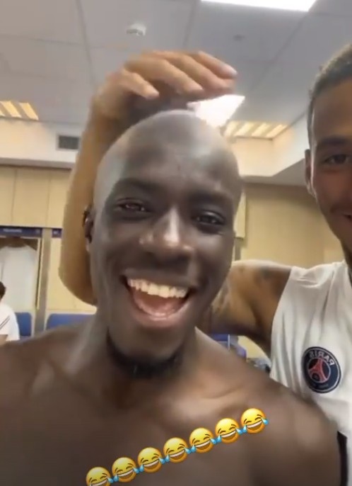 少林寺巴黎分寺?科雷尔晒姆巴佩、拉莫斯等队友光头特效图