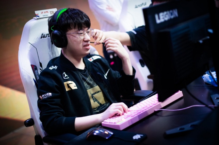 RNG赛场返图：及时调整，再接再厉！冒泡赛见