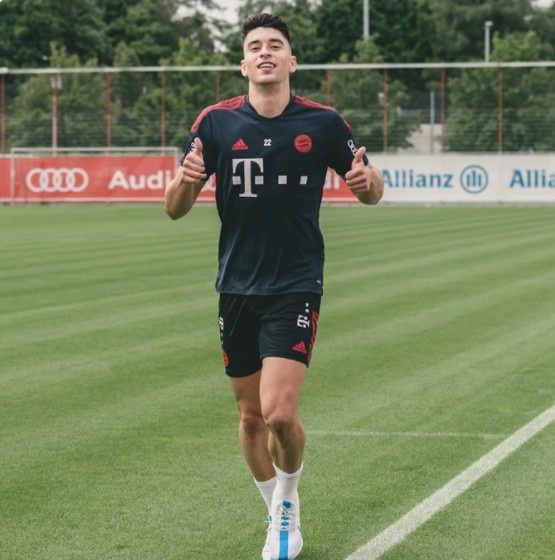 7月中旬左脚踝外侧副韧带撕裂 拜仁官方:罗卡今日恢复跑步训练