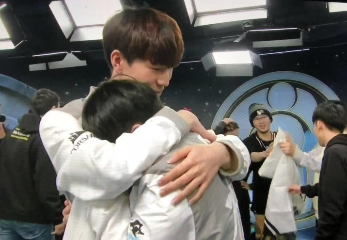 TheShy：17年没选EDG 因为iG是家 EDG是公司