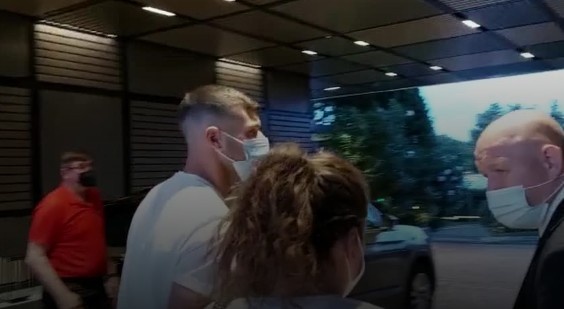 只待官宣！佩莱格里抵达米兰：我等不及开始新冒险了