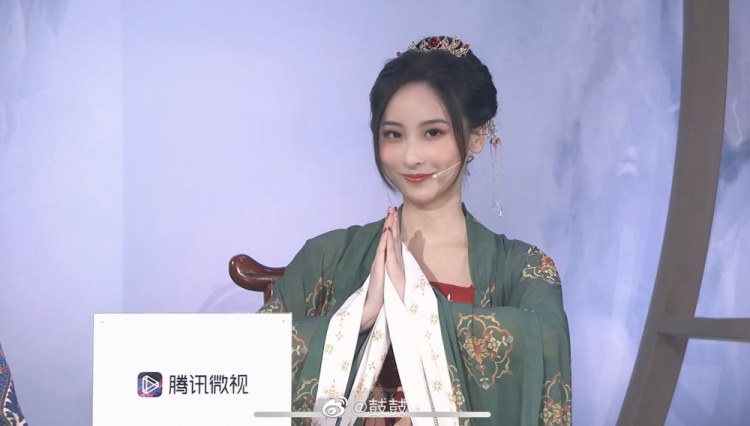 鼓鼓微博晒照:大郎,进来喝药