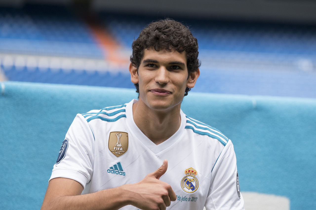 马卡：楚斯特被租借至加的斯，这意味着巴列霍新赛季将留在皇马