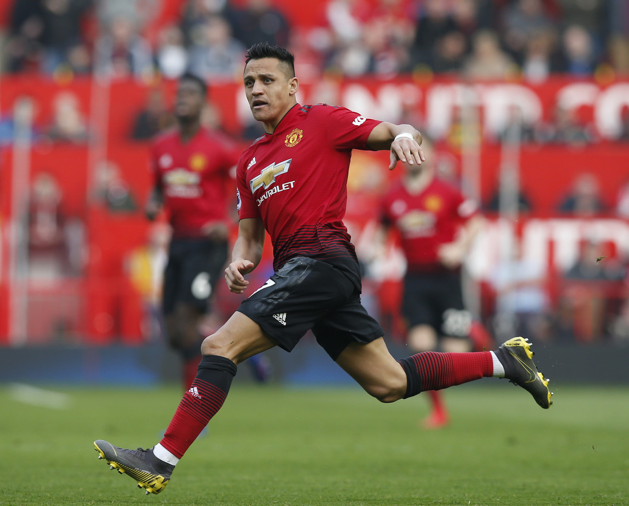 枪手前转会主管：当初听到曼联给桑切斯及拉胖的报酬时都惊呆了