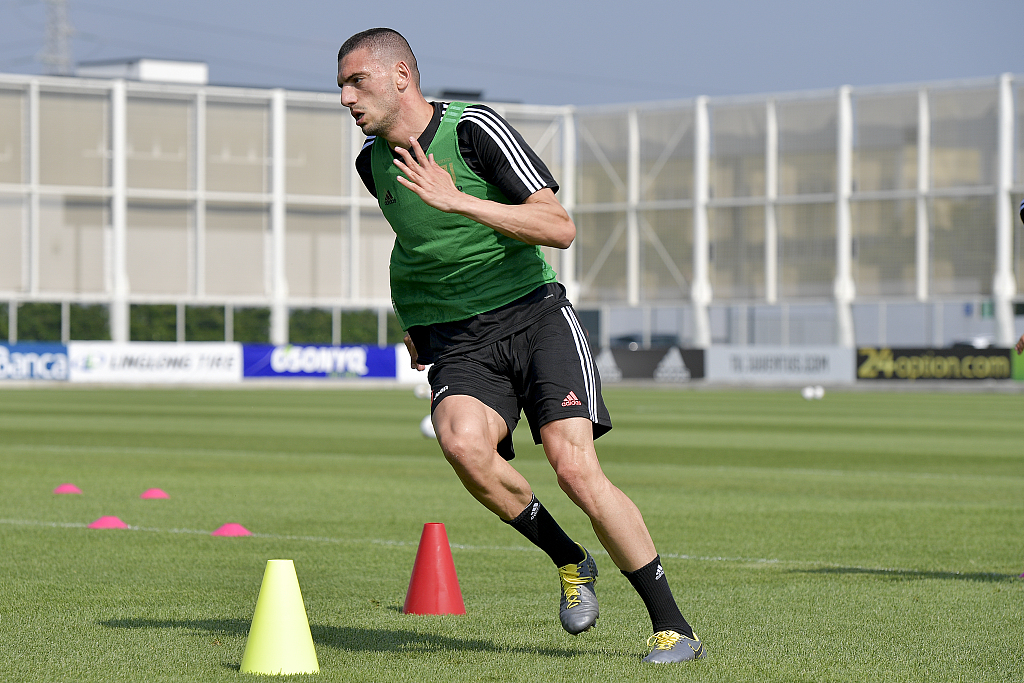 跟队记者:德米拉尔离队后,尤文并不打算引进新中卫