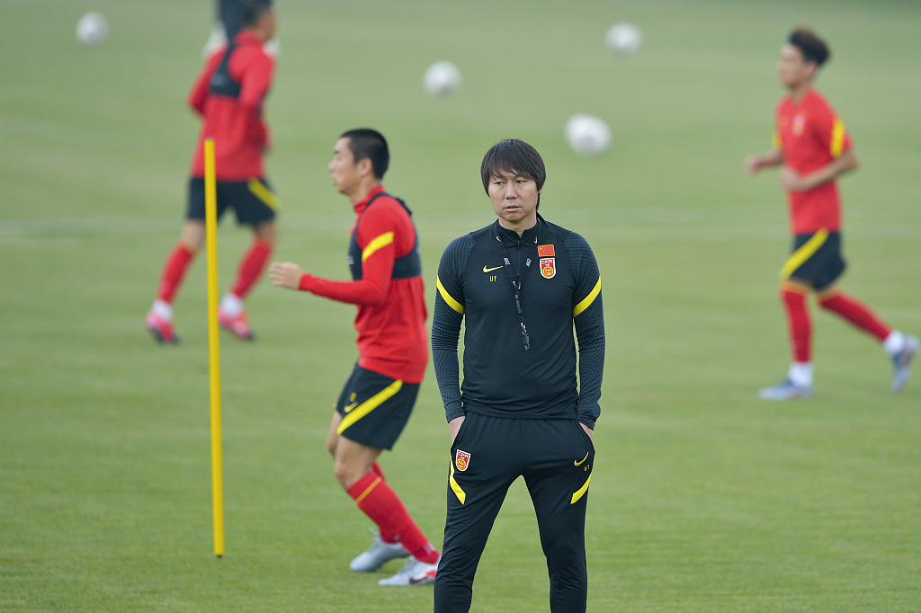 记者:李铁五年长约中包括阶段性指标,并非无提前“下课”风险