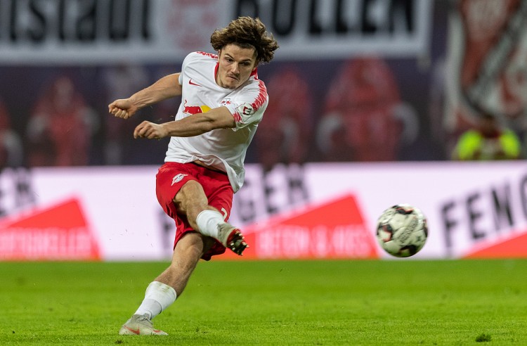 记者:拜仁与萨比策经纪人谈判,但尚未与莱比锡商谈转会