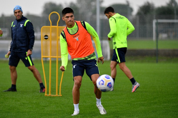 记者:国米准备先租后买报价科雷亚,接近拉齐奥3500万欧要价