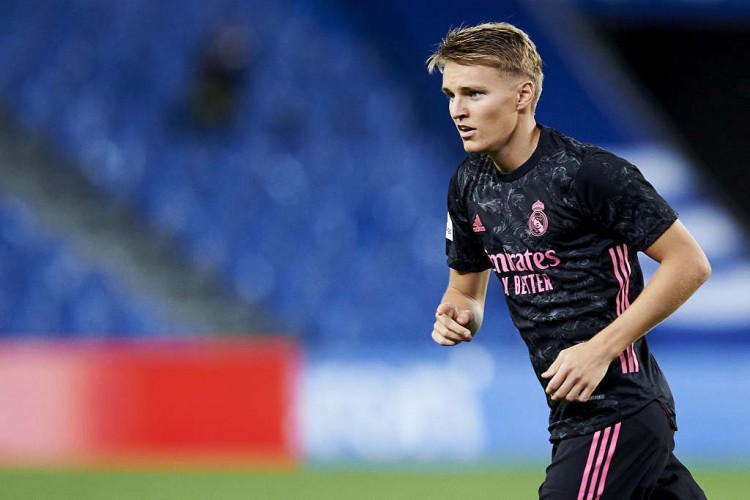 西媒：安切洛蒂告诉厄德高说他是球队重要一员，新赛季会有机会