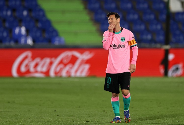 记者:梅西已和巴黎圣日耳曼完全谈妥,姆巴佩可能本月离队