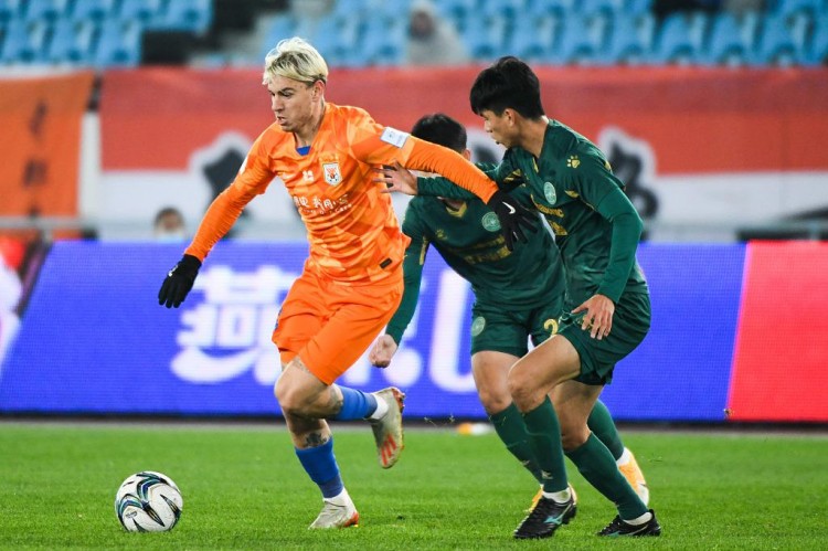 足球报:格德斯获自由身,泰山拿到了一定的解约赔偿金