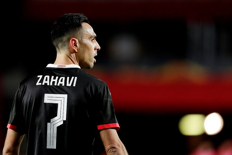 埃因霍温欧冠资格赛三连胜，扎哈维贡献3进球3助攻