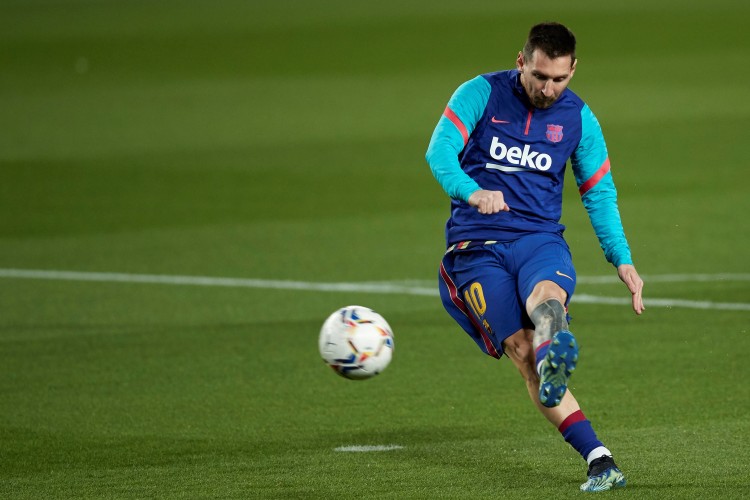 罗马诺:梅西飞往巴黎的行程未定,巴黎并没有安排周二的亮相