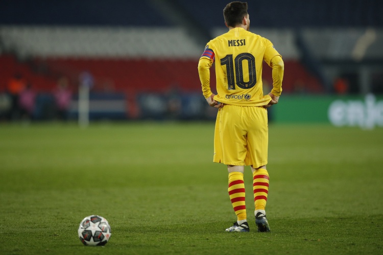 迪马:梅西可能周六告别队友飞往巴黎 在巴黎年薪3000万-3500万欧