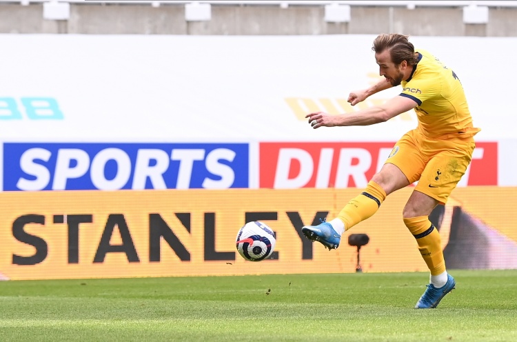 天空体育:休假归来后,凯恩今天首次参与热刺合练