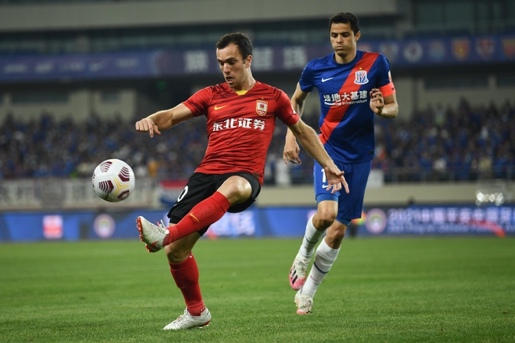 青岛媒体:本赛季中超关注度大大降低 申花首阶段最让人失望