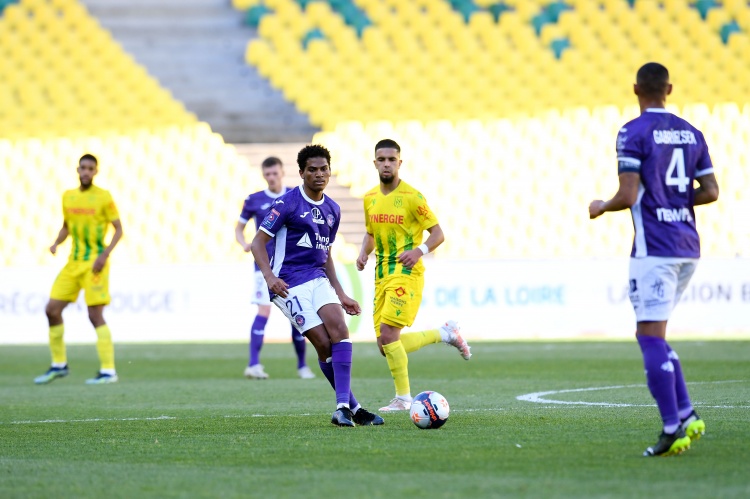 法媒:曼城尝试过签下图卢兹新星阿德利,但球员想加盟拜仁