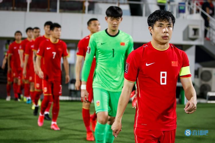 记者：国足集训名单今天公布 主场对阵日本、越南都放在西亚