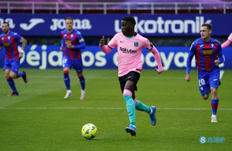 世体：莱比锡准备600万欧报价莫里巴，巴萨要价2000万欧