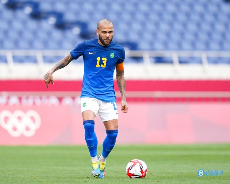 奥运会男足决赛在即，38岁阿尔维斯剑指职业生涯第44座冠军