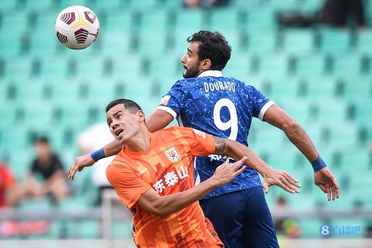 半场-费莱尼破门+失点 山东泰山暂1-0河南嵩山龙门