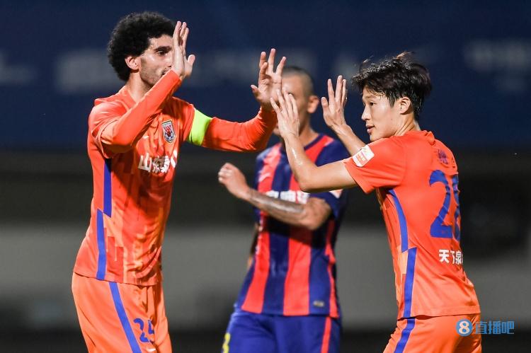 半场-费莱尼建功孙准浩点射 山东泰山暂3-0青岛