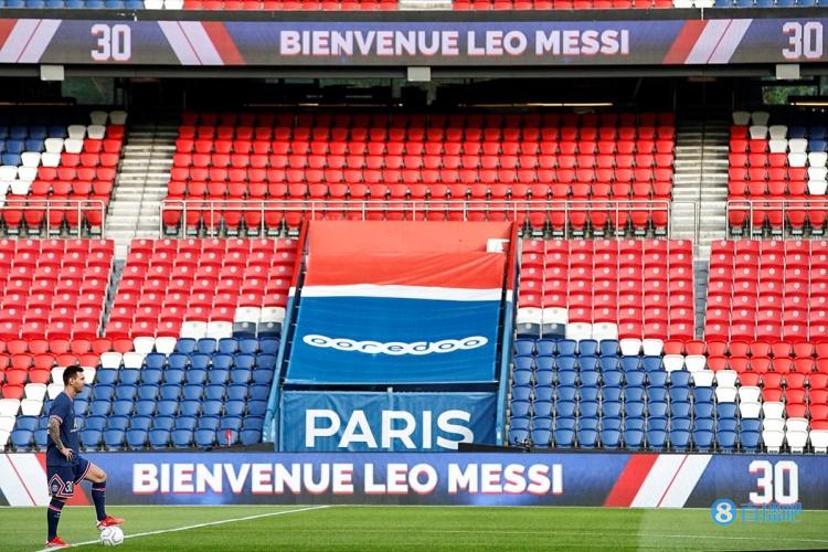 梅西是巴黎队史第17位阿根廷球员,前辈包括比安奇、波切蒂诺等人