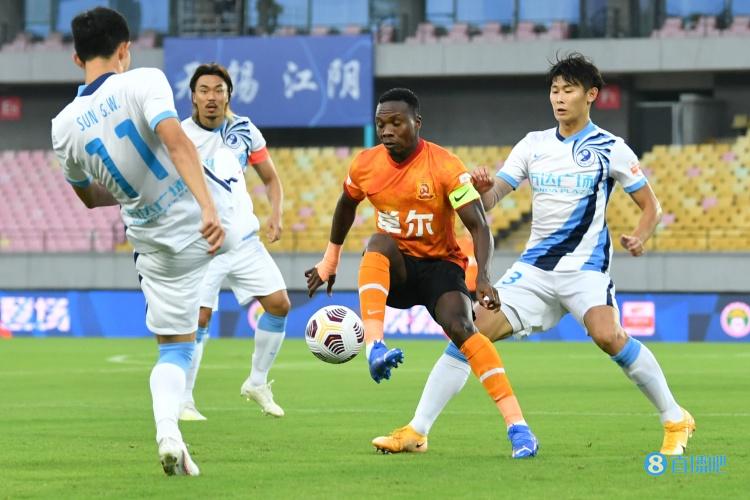 半场-林良铭蝎子摆尾赵宏略洛佩斯破门 武汉队暂2-1大连人