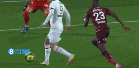 伊卡尔迪挑射被后卫门线解围，阿什拉夫补射首开纪录