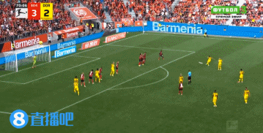 格雷罗任意球直接破门,多特3-3再度扳平药厂