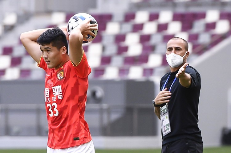 广体记者:卡纳瓦罗尚未签字解约但应该在谈,基本不会回来了