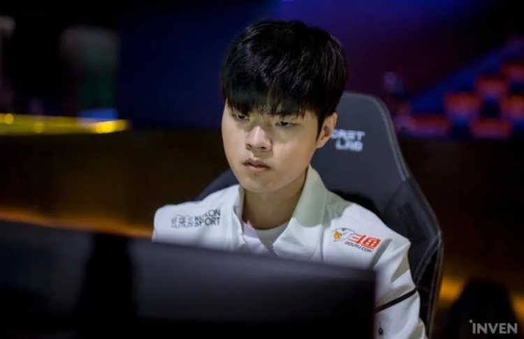 Deft:再次进世界赛很好奇跟昔日队友Meiko和Scout交手的感觉