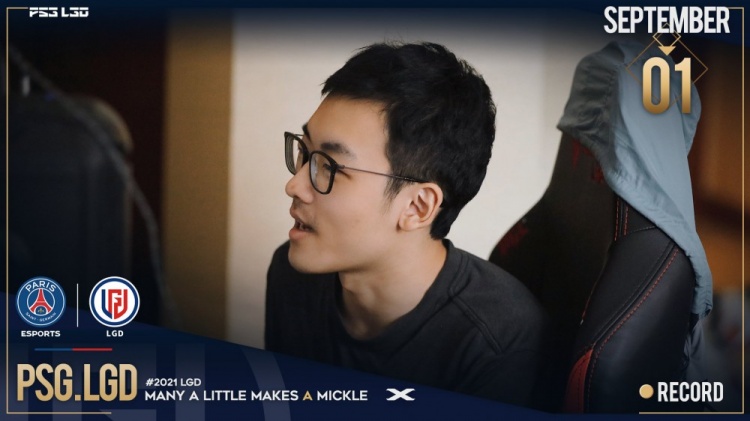 LGD官方晒照:【前线日记】 睡前惊喜