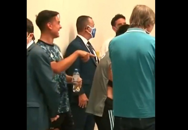 皮！迪巴拉看到梅西穿摄影师背心，爆笑不止