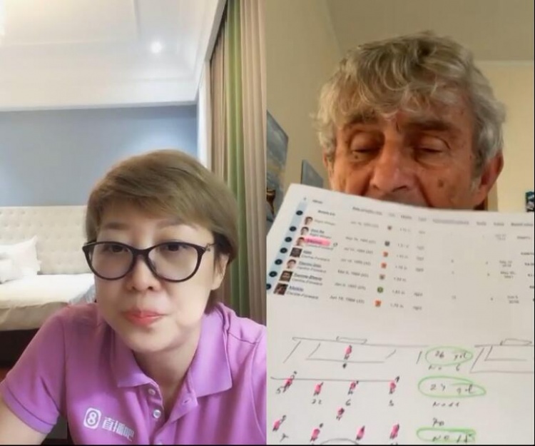 关注国足比赛,米卢展示自己详细记录中澳战笔记