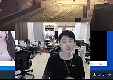 他太懂节目效果了！Doinb直播说新一“坏话”被抓包 两人疯狂套娃