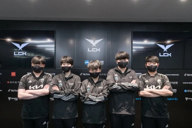 DK.ShowMaker：好奇Chovy会在入围赛杀穿多少中路选手