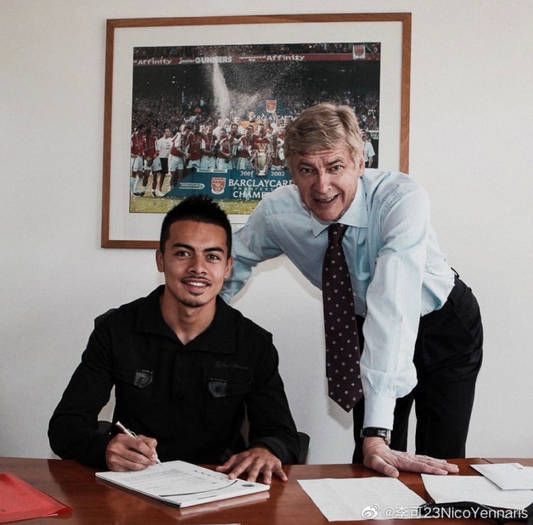 李可晒照感谢恩师温格:他是我足球生命的领路人