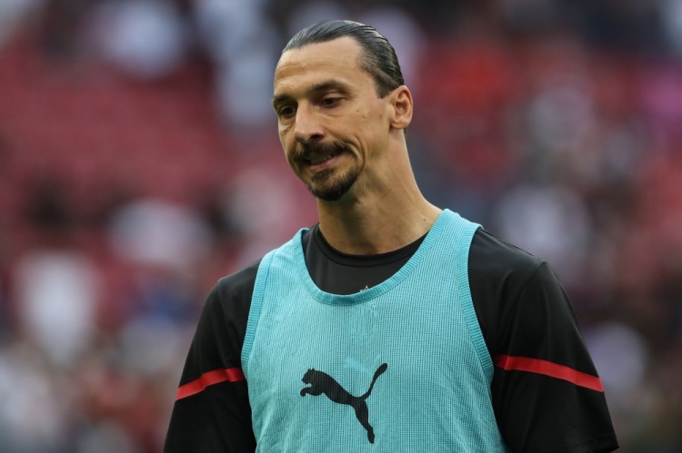 多位记者:伊布因跟腱问题,将缺席本轮欧冠对阵利物浦的比赛