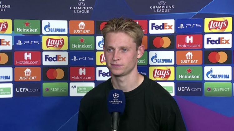 德容：拜仁完全胜过了我们，他们配得上这场胜利