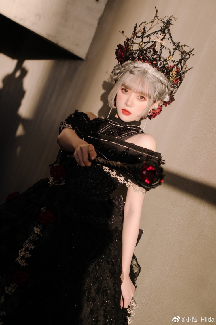 小钰Cosplay “旧世界的神 说出你的意志”