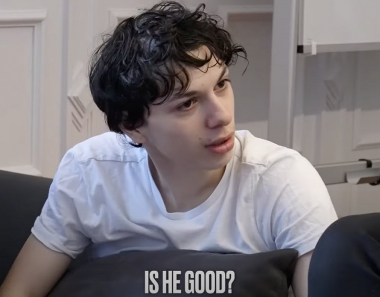 RNG官推：有人能来评论一下小虎到底打得好不好？