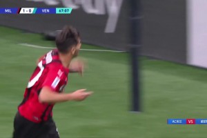 意甲-特奥传射迪亚斯破门佩莱格里首秀 AC米兰主场2-0威尼斯