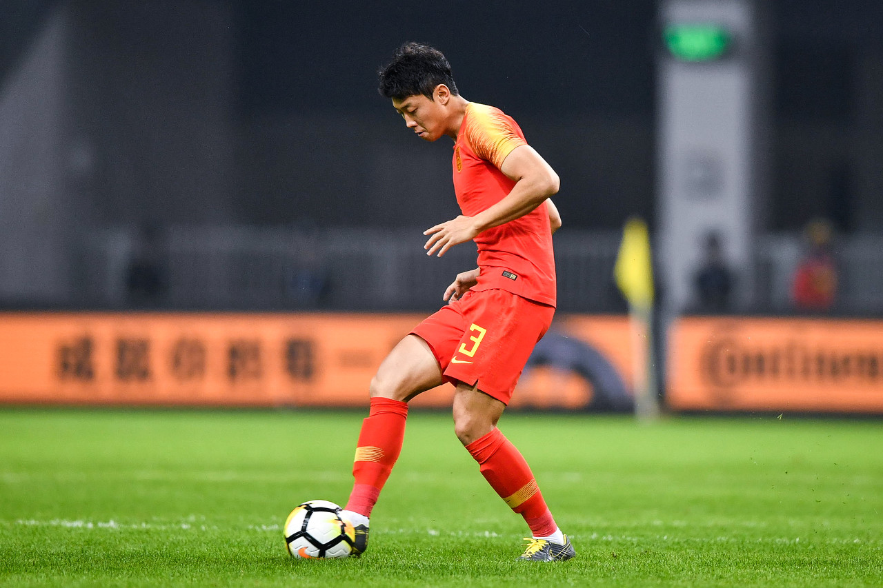 记者裴力:国足队内管理层出面与恒大国脚谈心,安抚情绪