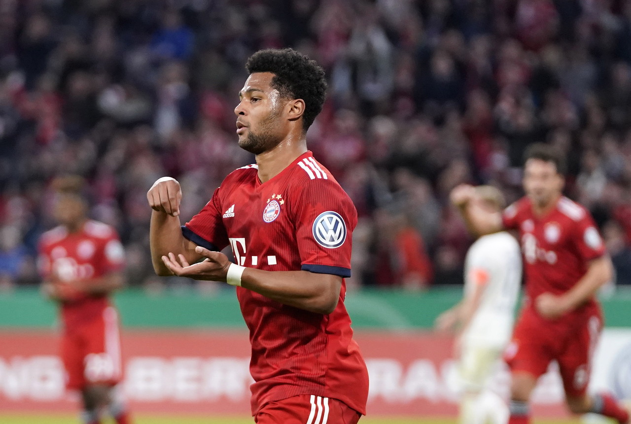 踢球者:格纳布里、穆西亚拉出战菲尔特存疑