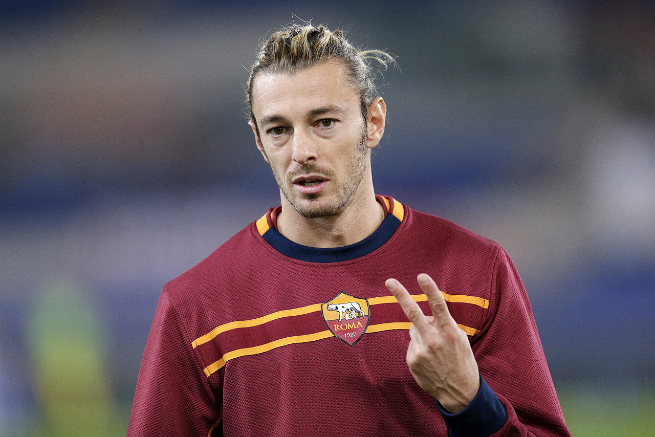 巴尔扎雷蒂:转会“奥斯卡”奖当属国米 尤文需要一名组织后腰