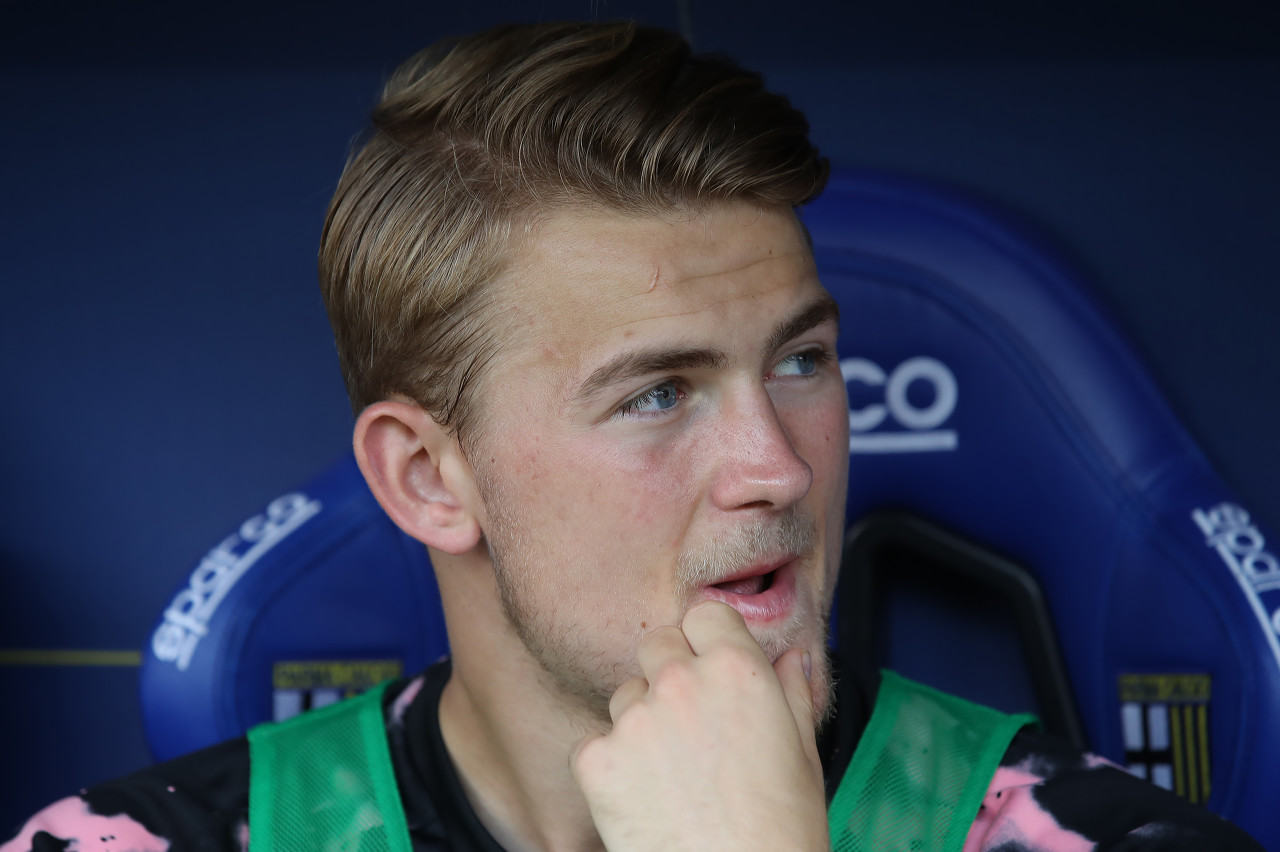 都体:德里赫特合同中1.2亿欧违约金明夏生效,尤文不想失去他