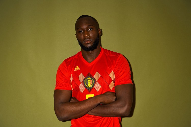 前一百场国家队进球数：卢卡库67球，阿里-代伊76球