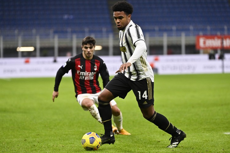 意媒：麦肯尼一归队就收到了尤文方面的责备和警告